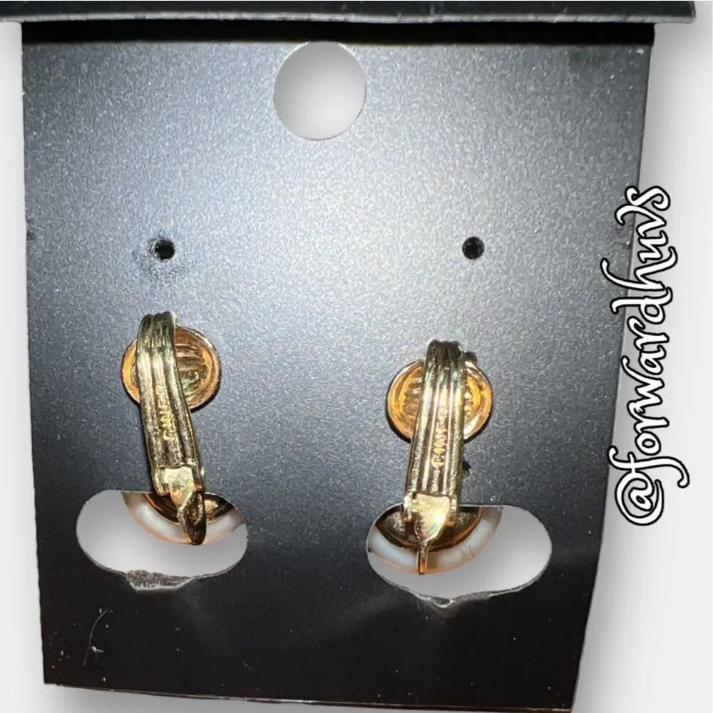 Vintage Ciner Round Mother of Pearl Clip On Earrings